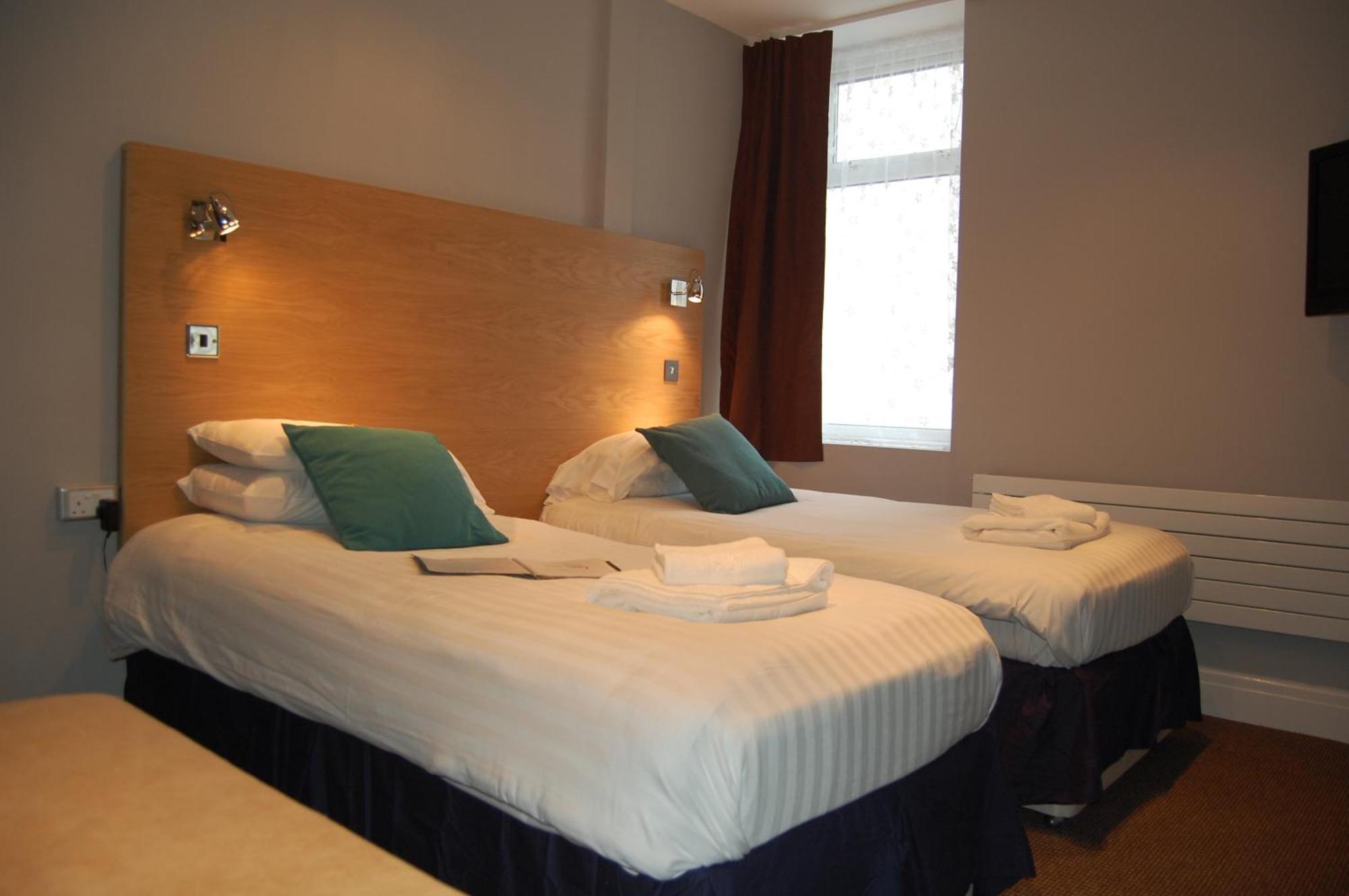 The Dragonfly Bed & Breakfast Blackpool Bagian luar foto
