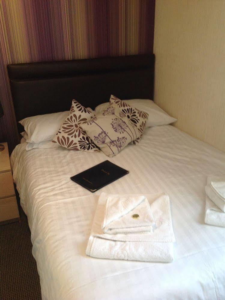 The Dragonfly Bed & Breakfast Blackpool Bagian luar foto
