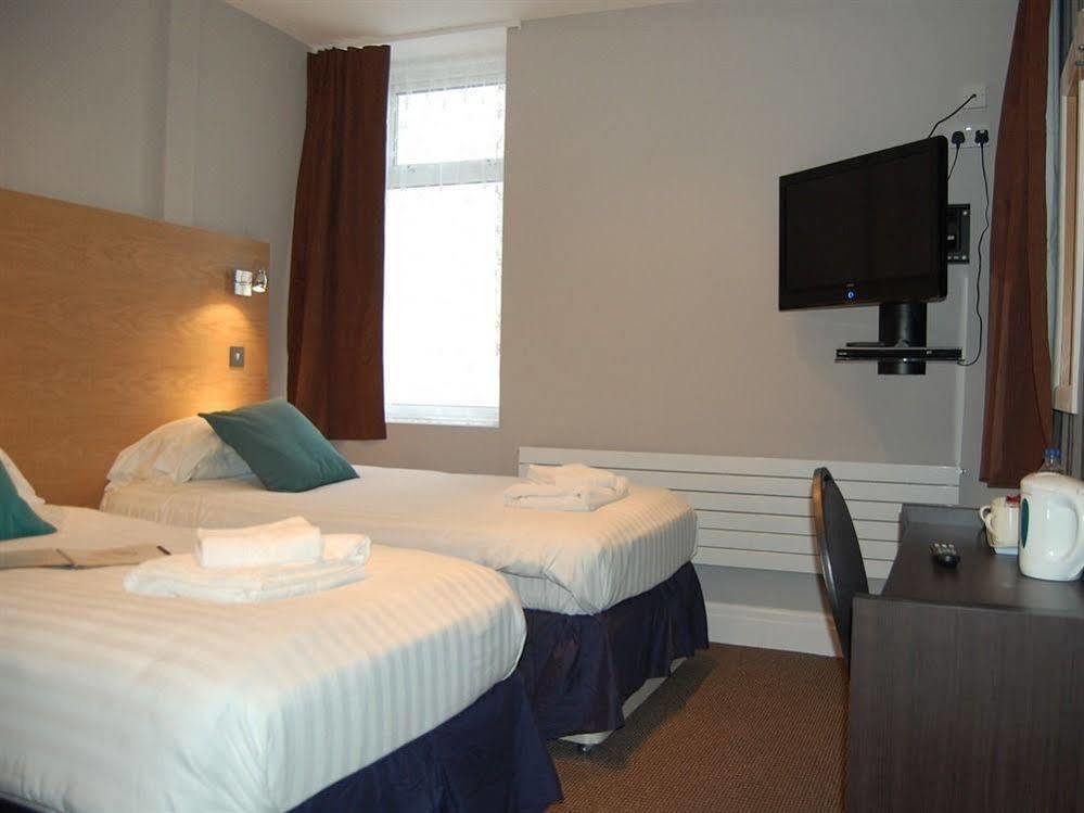 The Dragonfly Bed & Breakfast Blackpool Bagian luar foto