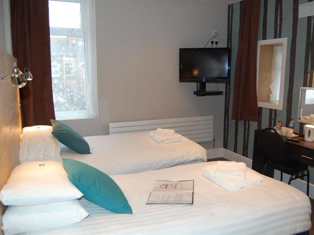 The Dragonfly Bed & Breakfast Blackpool Bagian luar foto